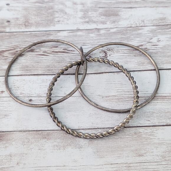 Vintage Bracelet 3 Bangles Linked Together - Fair Condition - Picture 10 of 11
